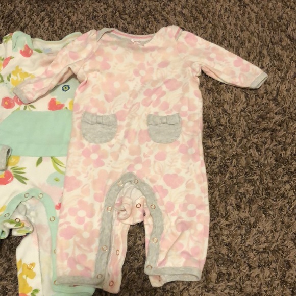 (5) One-piece Outfits - Picture 8 of 9